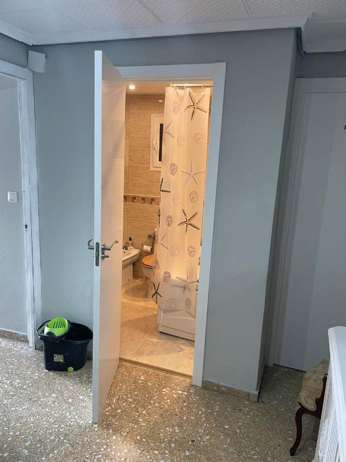 דירות ולנסיה Habitacion Frente A Playa De La Malvarrosa מראה חיצוני תמונה
